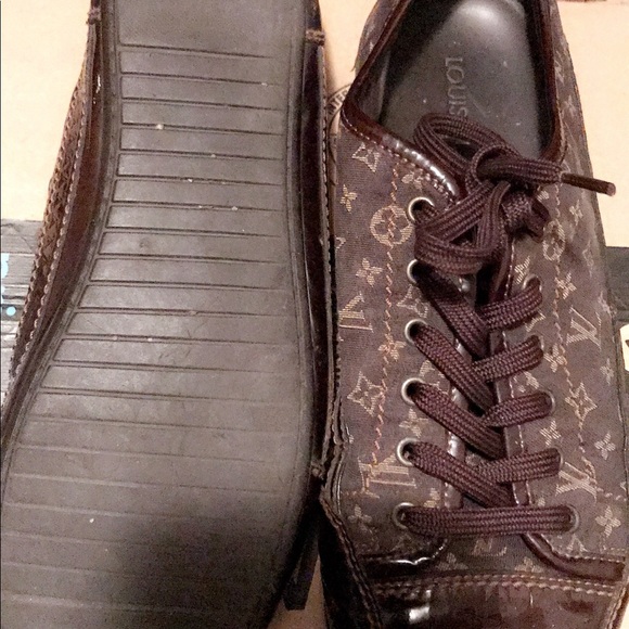 Mens Louis Vuitton fashion Sneaker size 39. - Picture 3 of 3